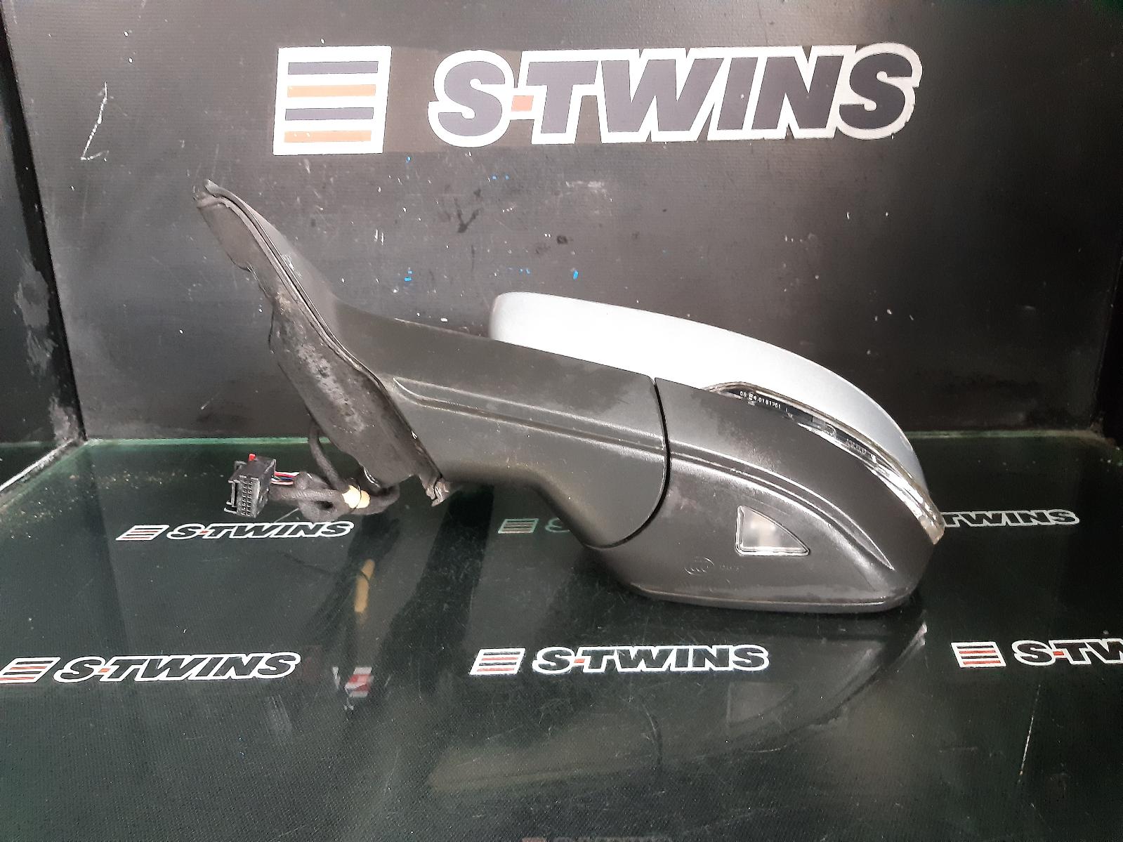 View Auto part Left Door Mirror Skoda Octavia 2015