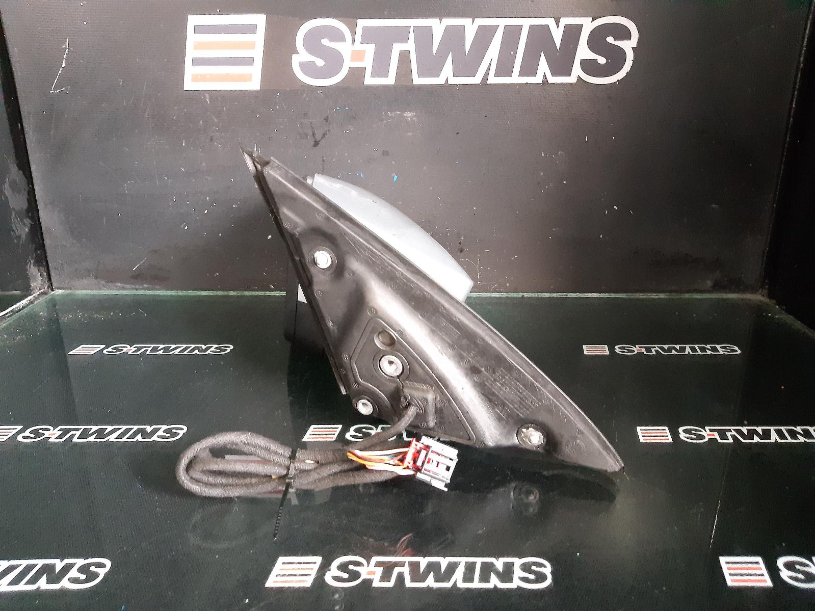View Auto part Left Door Mirror Skoda Octavia 2015