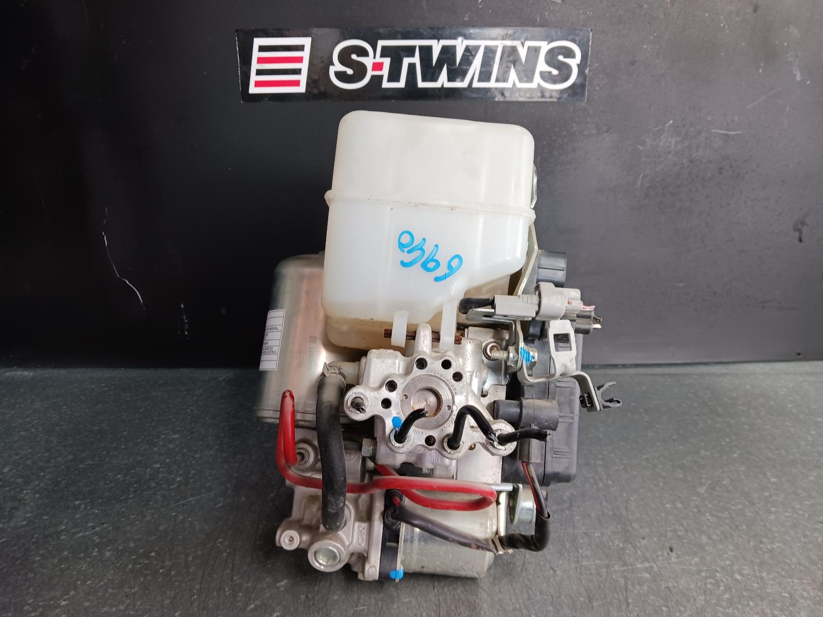 2020 Toyota Landcruiser Abs Pump/Modulator View Auto part Abs Pump/Modulator Toyota Landcruiser 2020