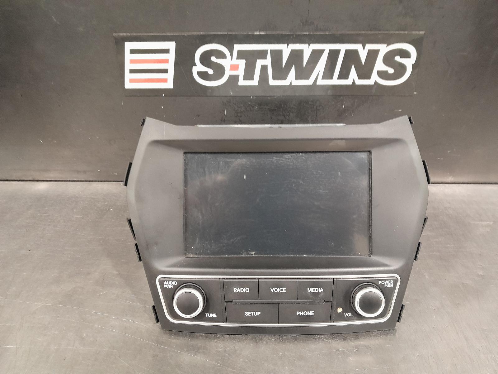 View Auto part Radio/Cd/Dvd/Sat/Tv Hyundai Santa Fe 2017