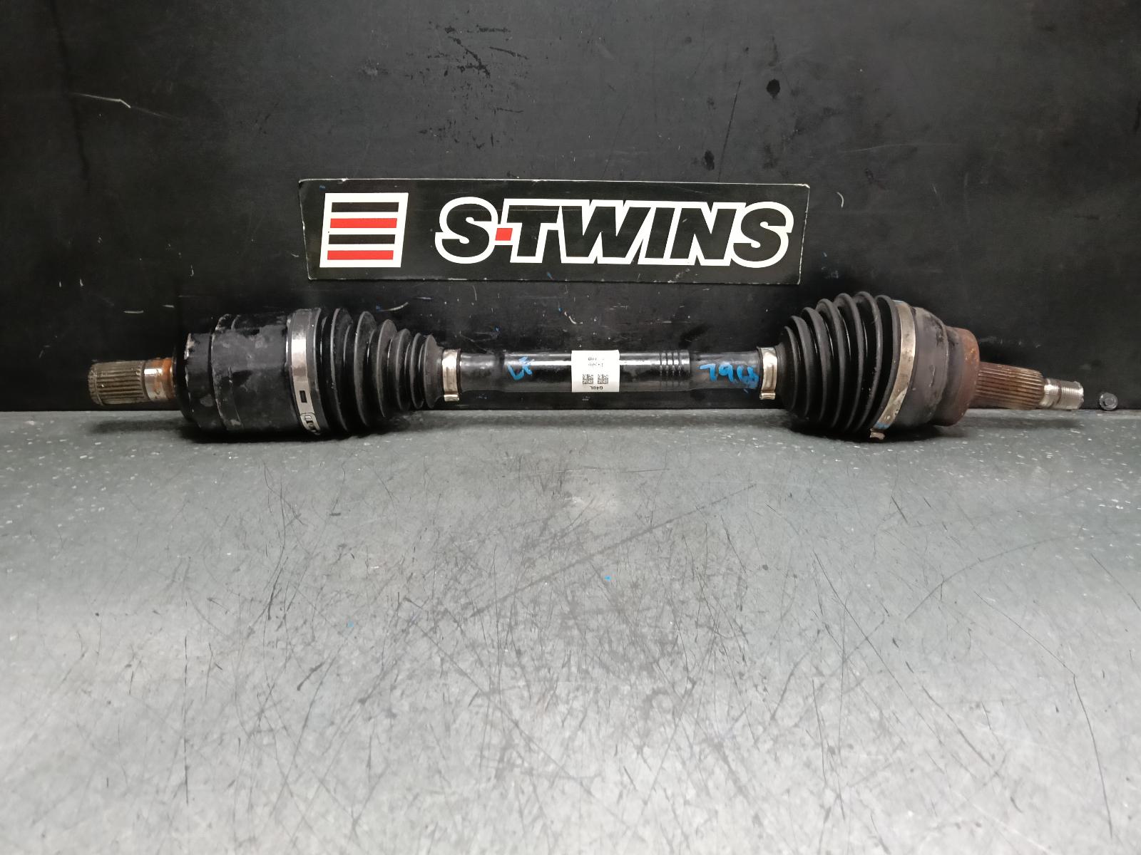 2021 Kia Sorento Left Driveshaft View Auto part Left Driveshaft Kia Sorento 2021