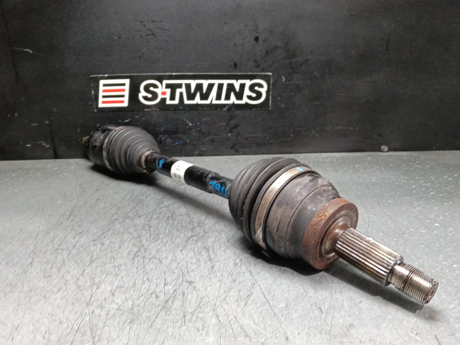 2021 Kia Sorento Left Driveshaft View Auto part Left Driveshaft Kia Sorento 2021