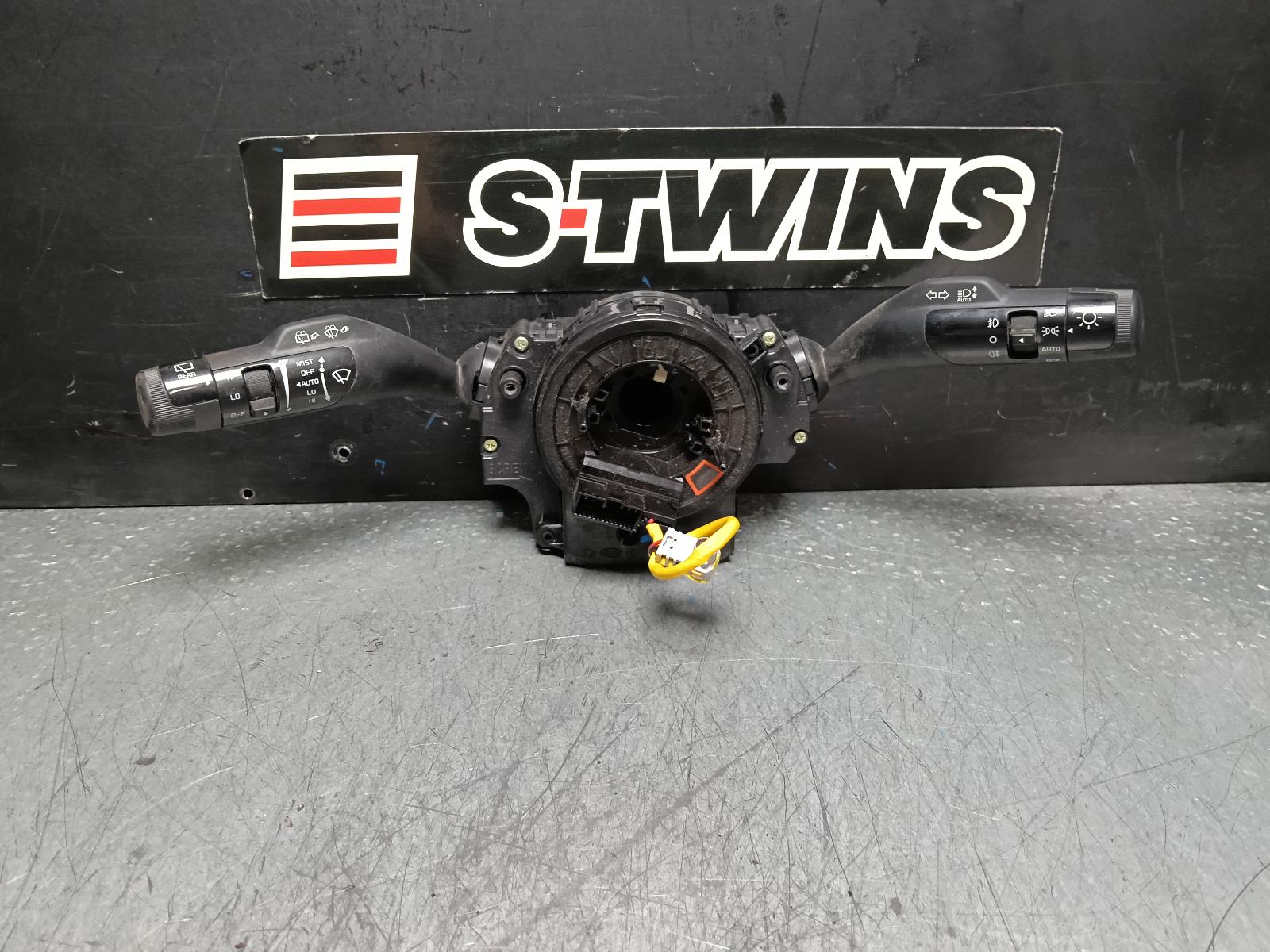 View Auto part Combination Switch Kia Sorento 2021