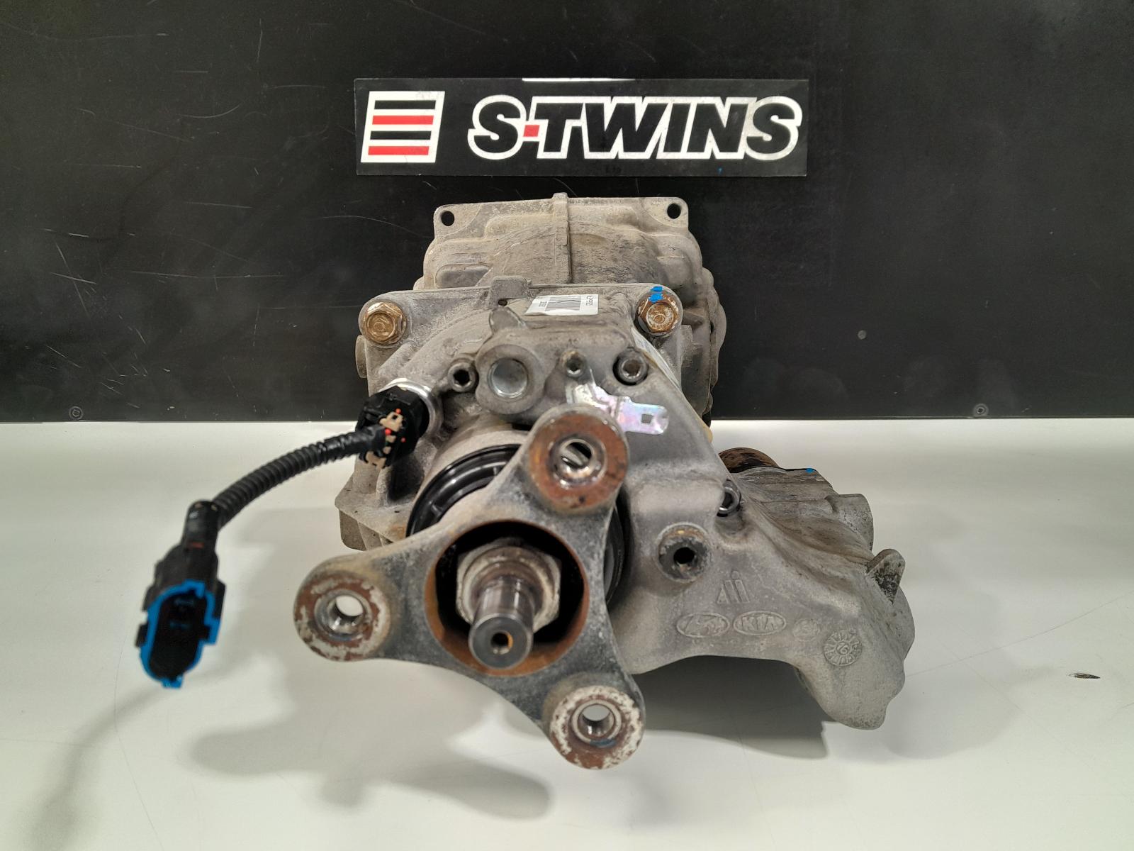 View Auto part Differential Centre Hyundai Santa Fe 2016