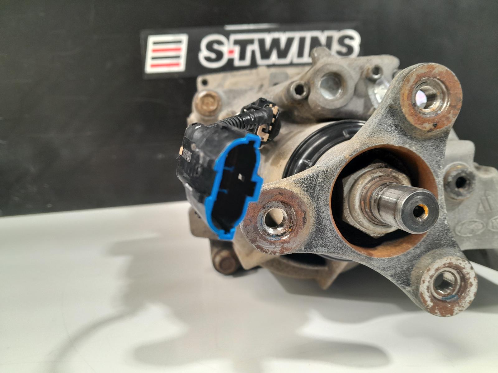View Auto part Differential Centre Hyundai Santa Fe 2016