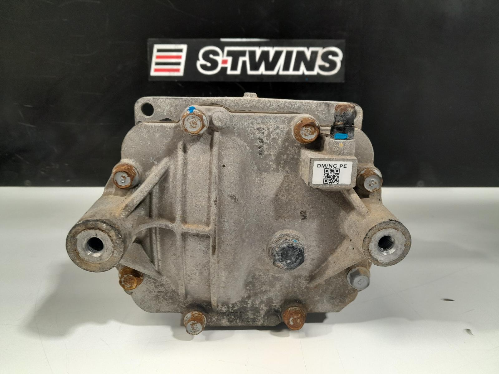 View Auto part Differential Centre Hyundai Santa Fe 2016