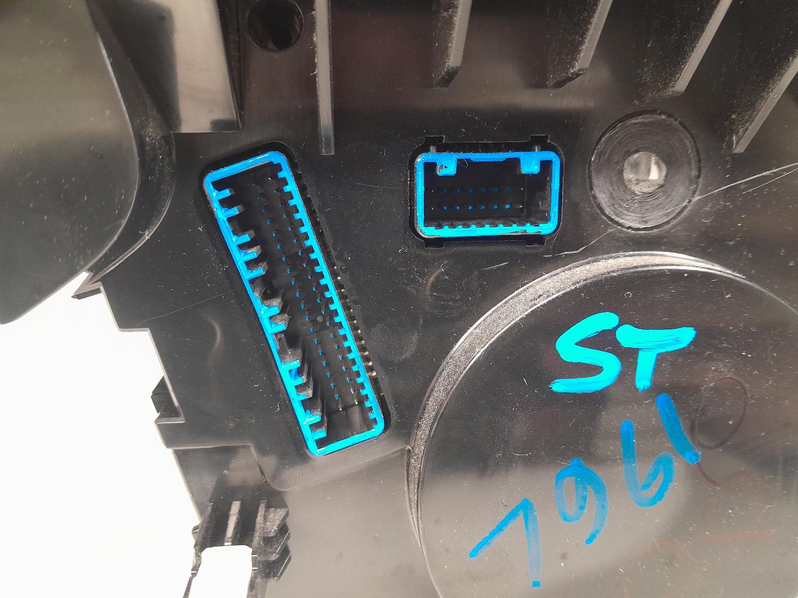2016 Hyundai Santa Fe Heater/Ac Controls View Auto part Heater/Ac Controls Hyundai Santa Fe 2016