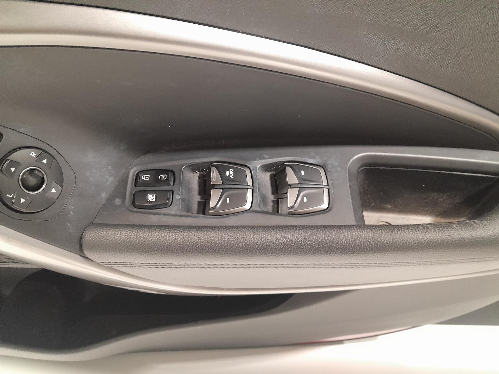 View Auto part Door Trim Hyundai Santa Fe 2016