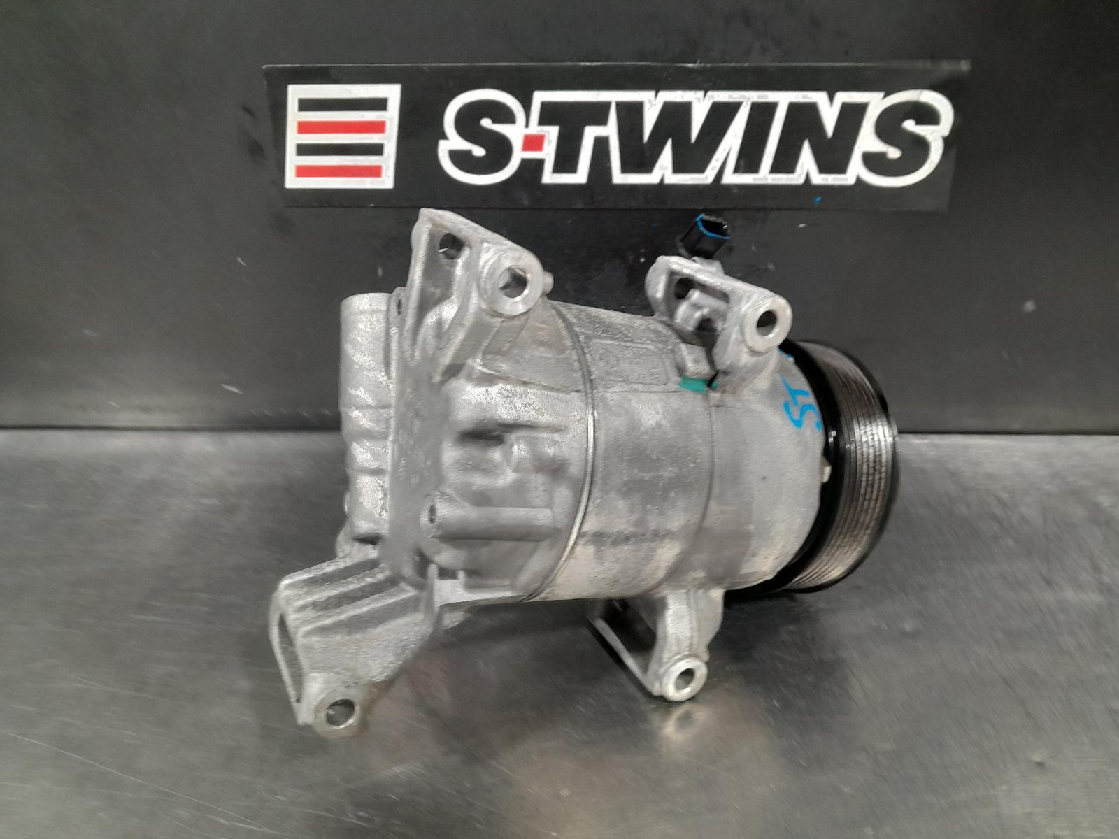 View Auto part A/C Compressor Honda Crv 2020