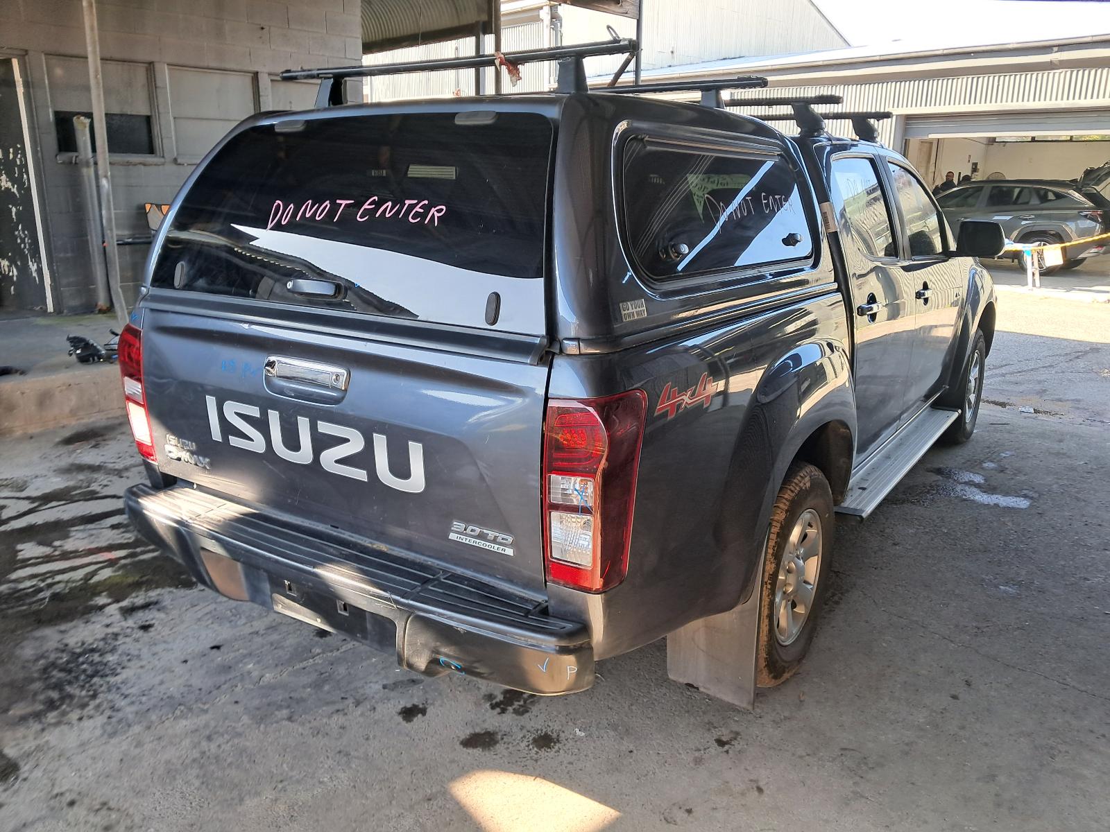 2019 Isuzu Dmax Grille View Auto part Grille Isuzu Dmax 2019