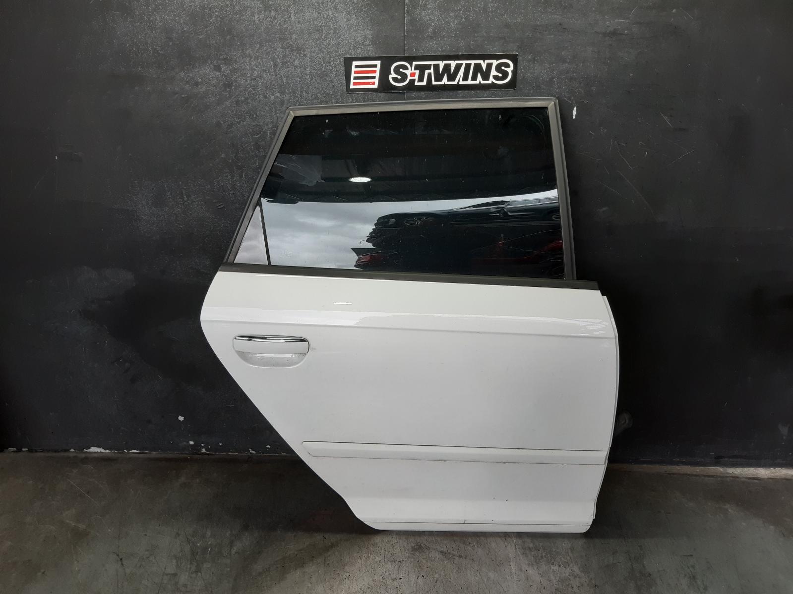 View Auto part Right Rear Door Sliding Audi A3 2011