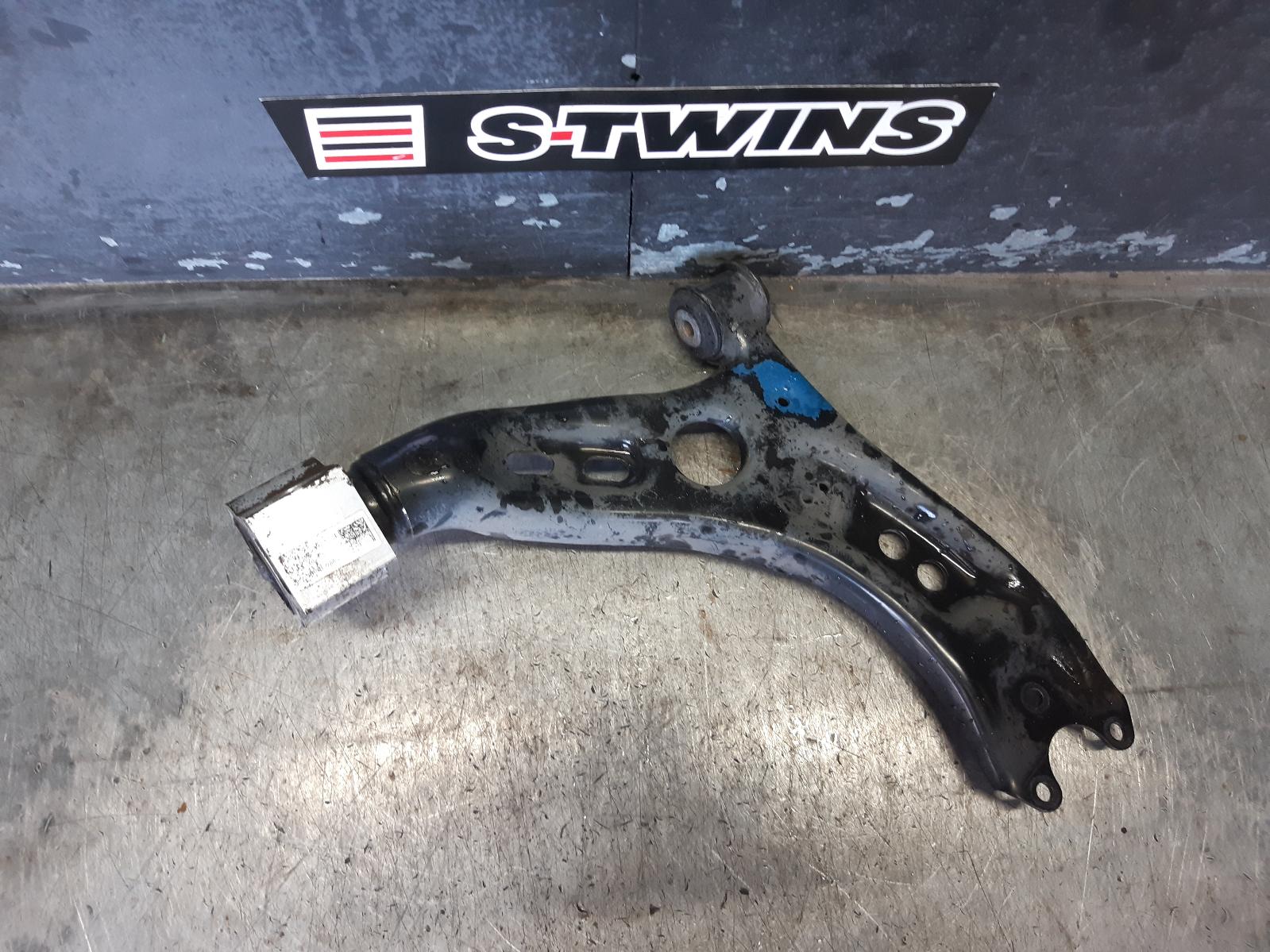 View Auto part Right Front Lower Control Arm Audi A3 2011