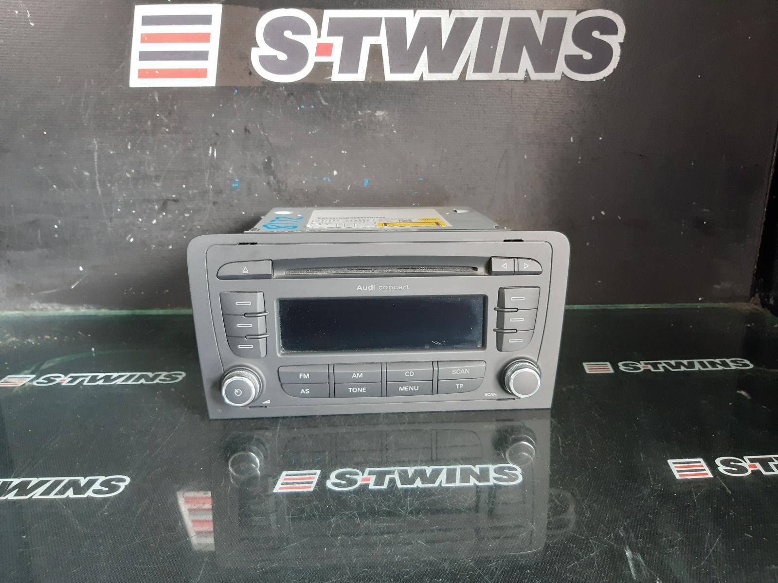View Auto part Radio/Cd/Dvd/Sat/Tv Audi A3 2011