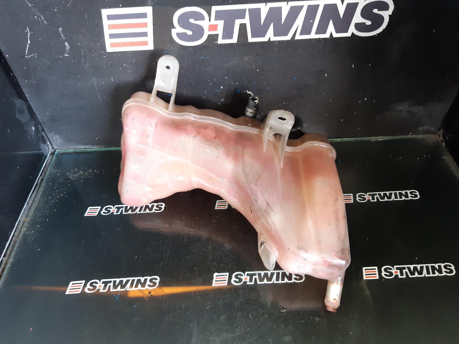 View Auto part Overflow Bottle Chrysler 300c 2013