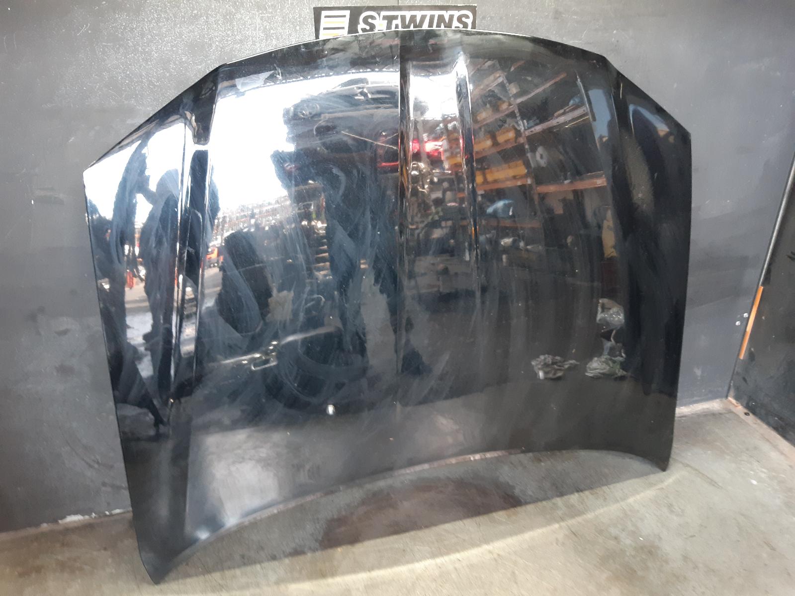 View Auto part Bonnet Chrysler 300c 2013