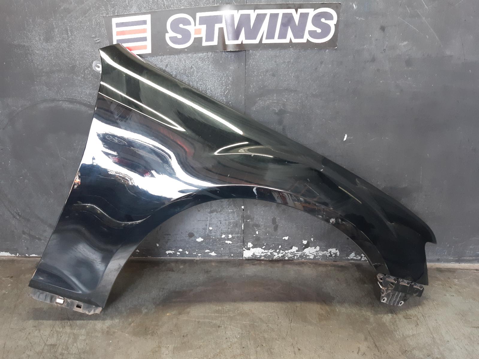 View Auto part Right Guard Chrysler 300c 2013