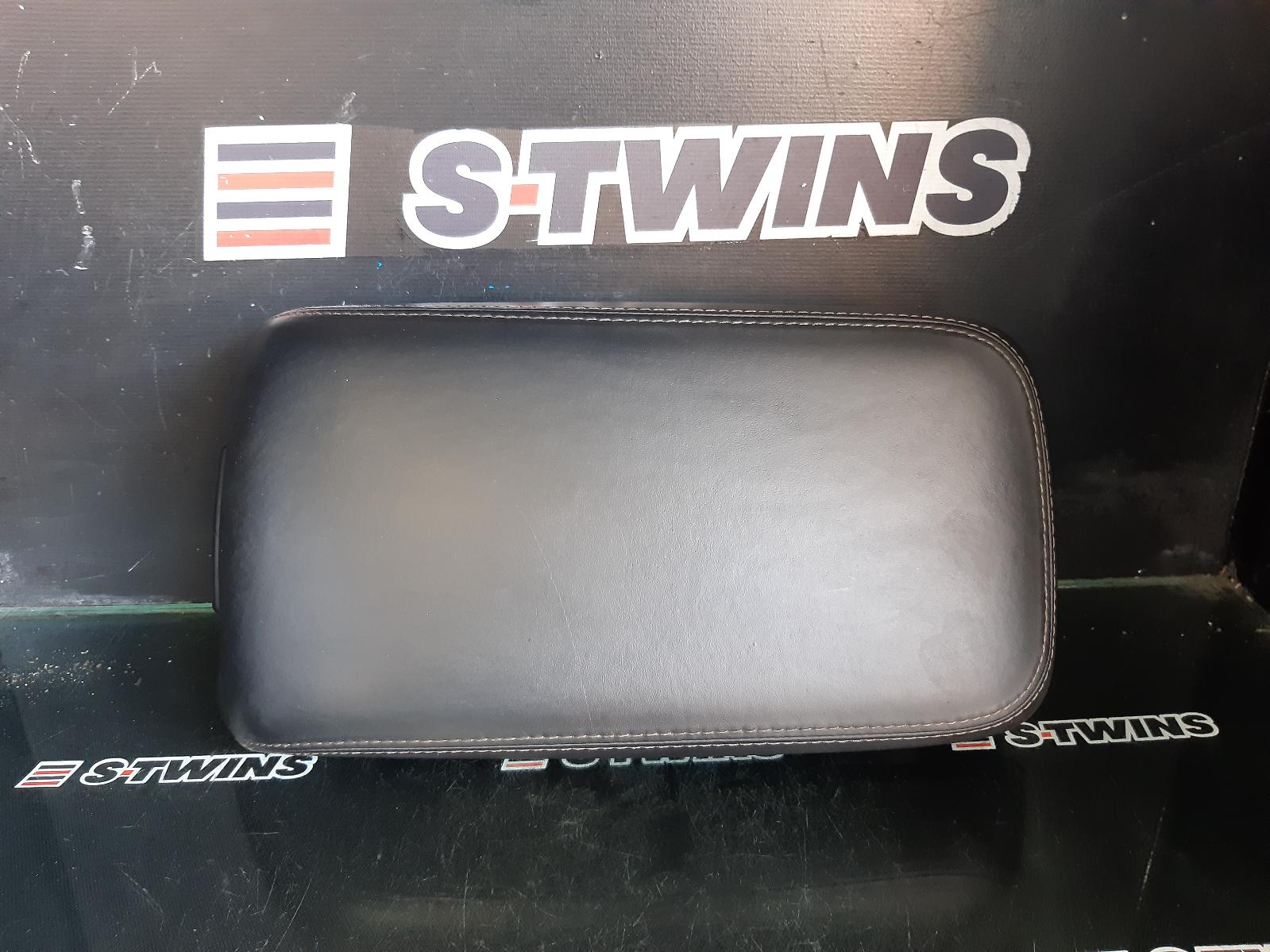 View Auto part Console Chrysler 300c 2013