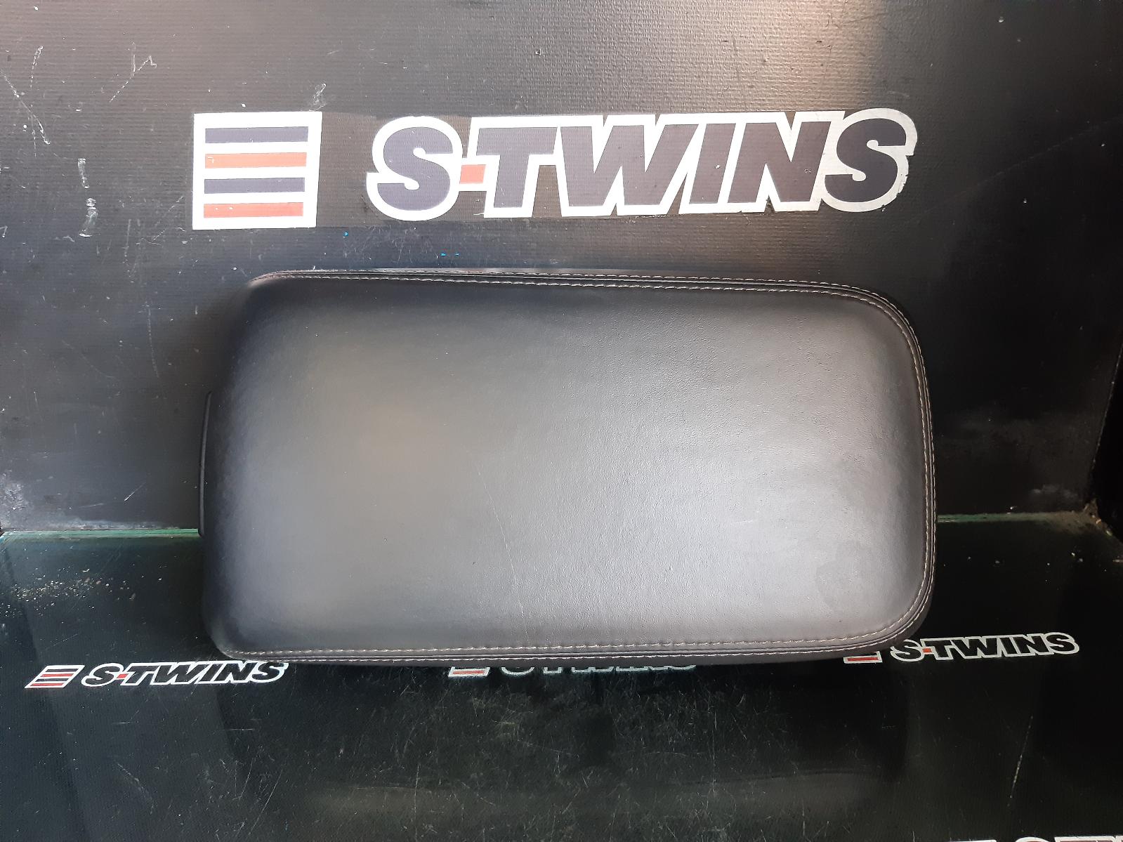 View Auto part Console Chrysler 300c 2013
