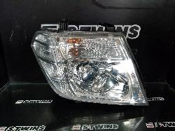 View Auto part Right Headlamp Nissan Pathfinder 2011