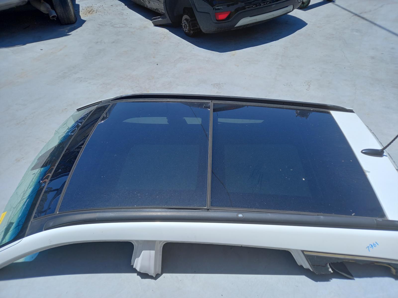 View Auto part Roof Hyundai Santa Fe 2016