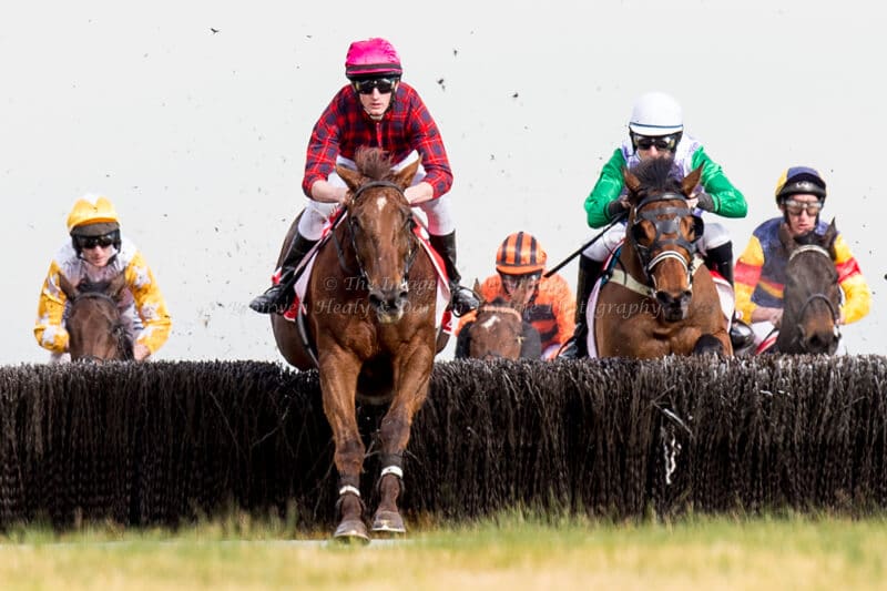 Crisp Steeplechase - Ladbrokes Park Lakeside Crisp Steeplechase - Ladbrokes Park Lakeside
