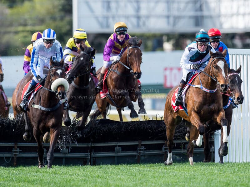 Grand National Hurdle - Ladbrokes Park Lakeside Grand National Hurdle - Ladbrokes Park Lakeside