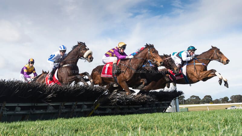 Grand National Hurdle - Ladbrokes Park Lakeside Grand National Hurdle - Ladbrokes Park Lakeside