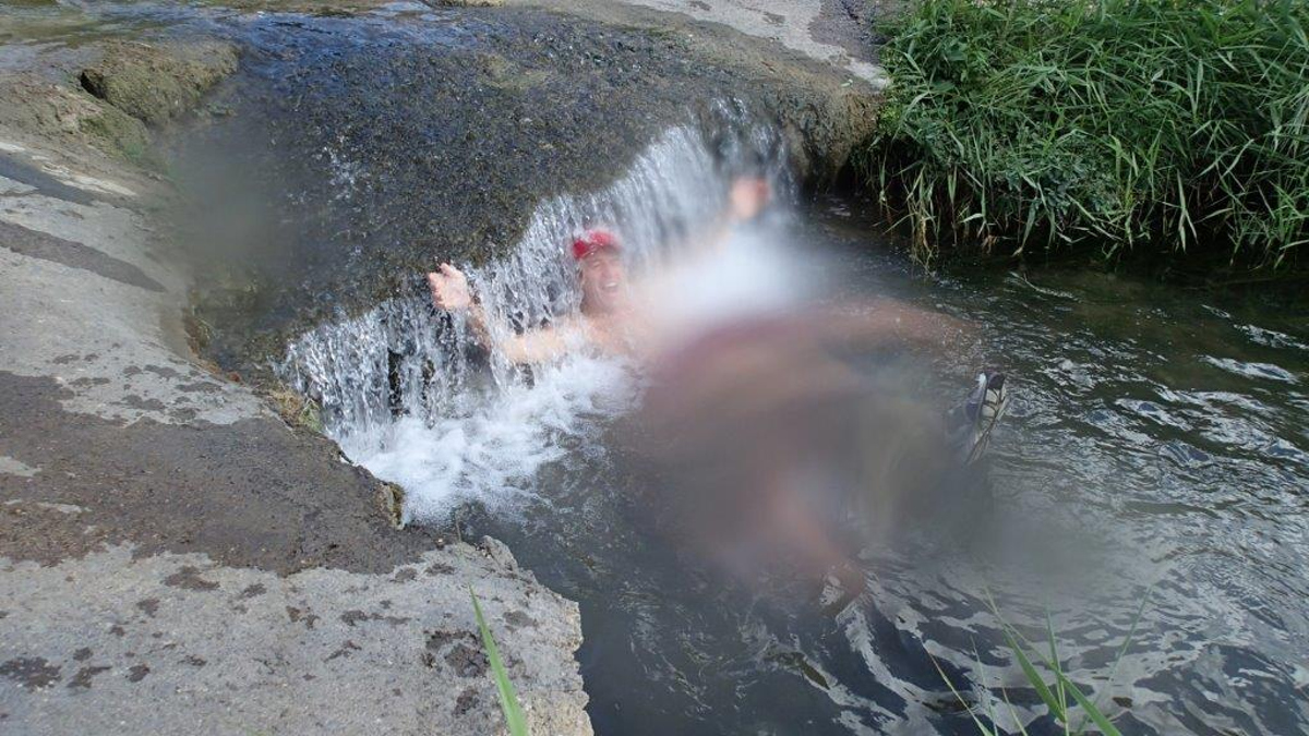 Washing off the puree