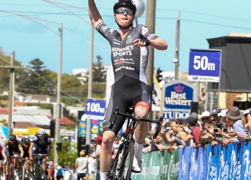 Nathan Elliott makes it two in a row.