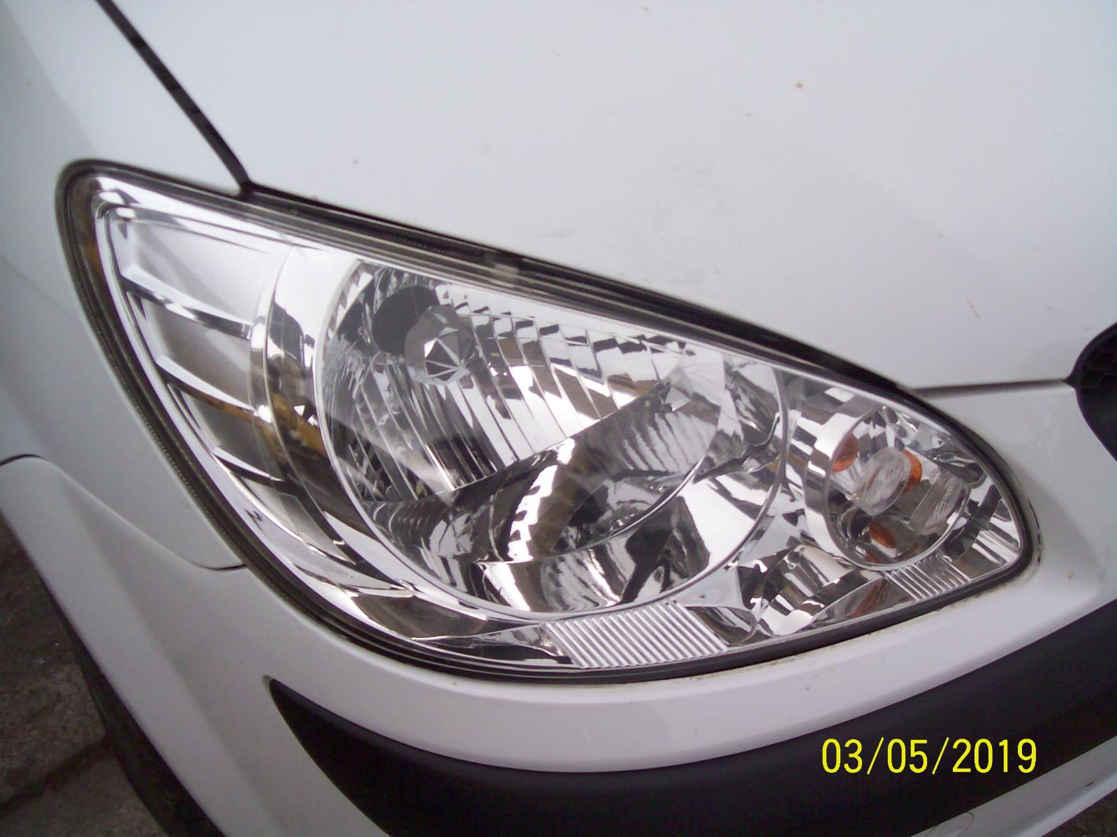 View Auto part Right Headlamp Hyundai Getz 2009
