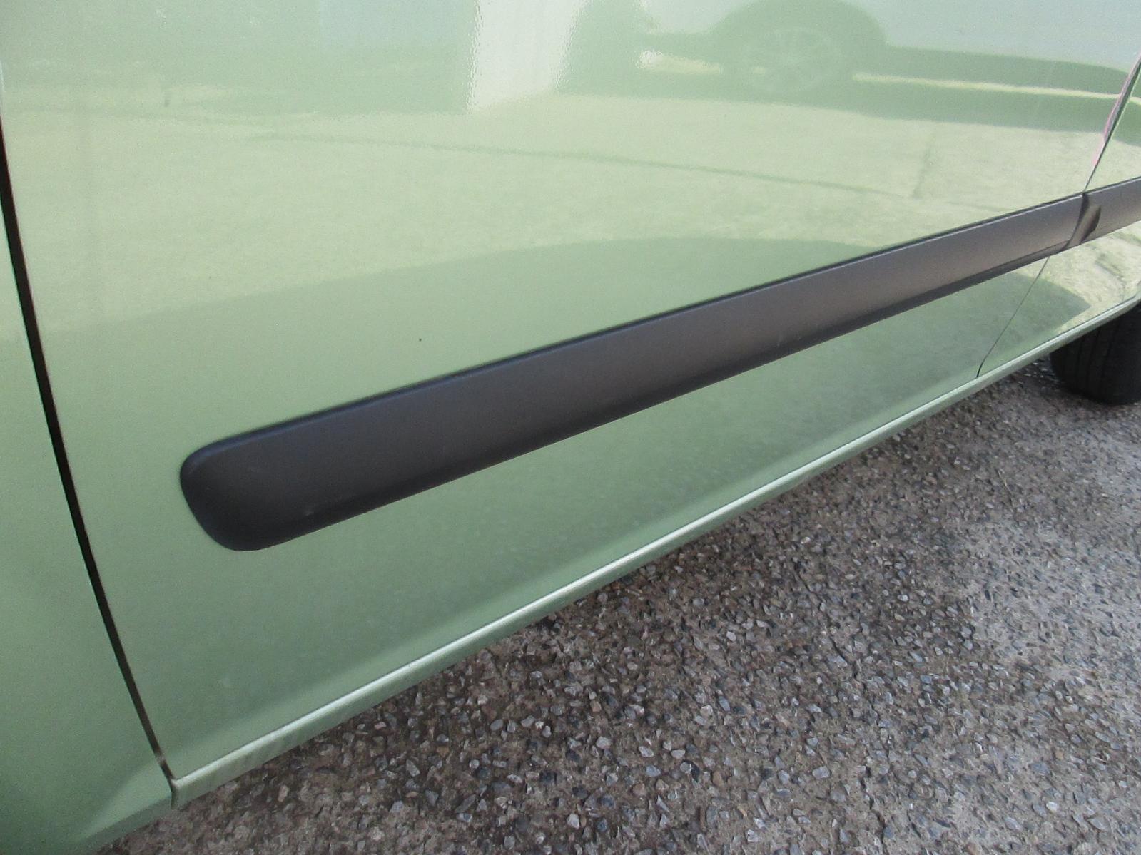 View Auto part Left Front Door Hyundai Getz 2010