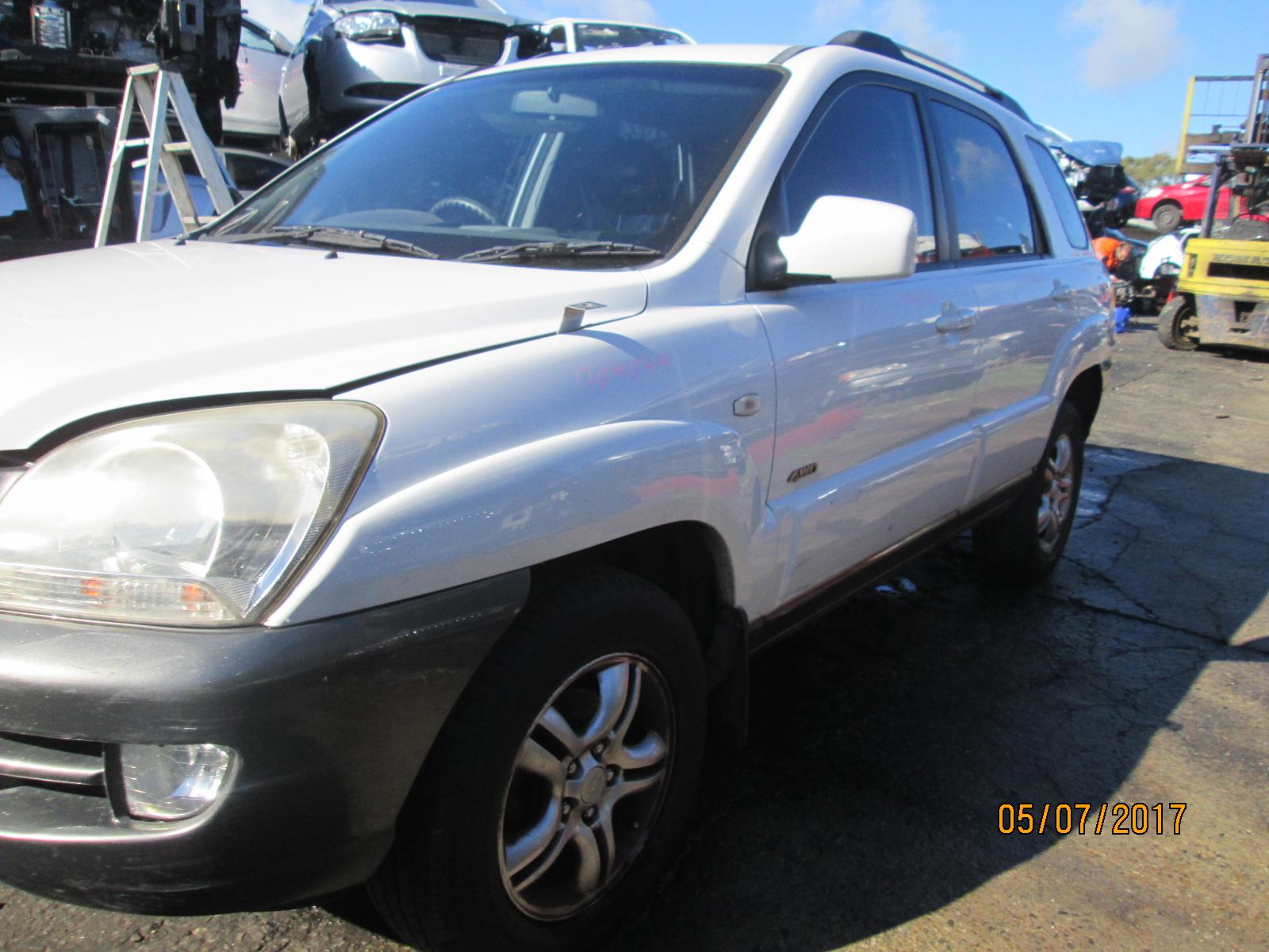 View Auto part Left Door Mirror Kia Sportage 2007