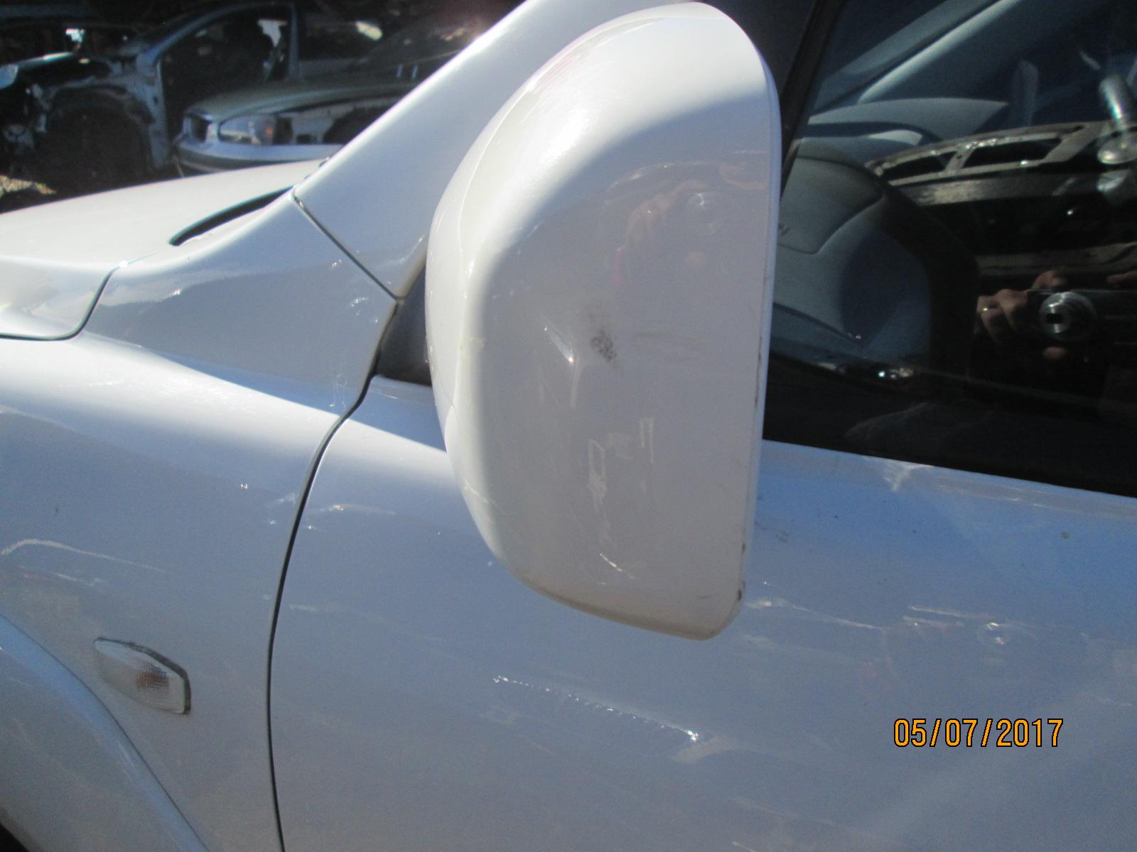 View Auto part Left Door Mirror Kia Sportage 2007