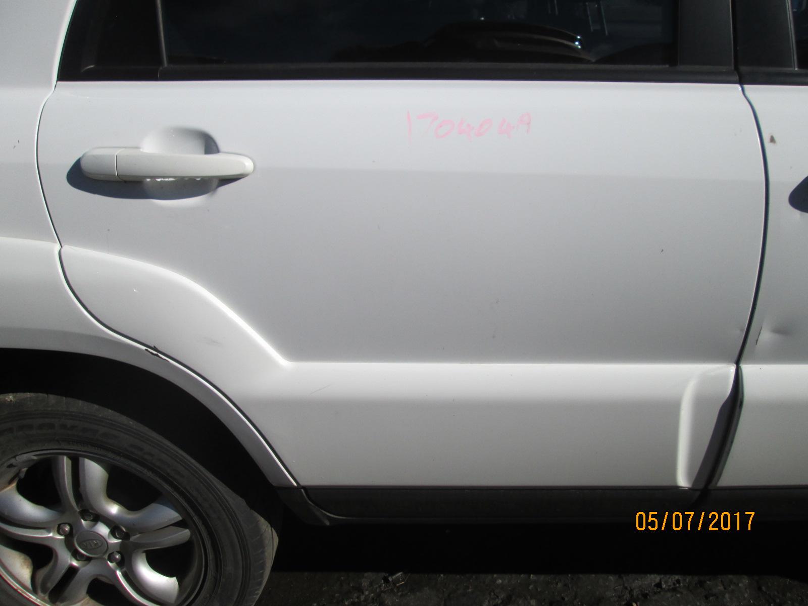 View Auto part Right Rear Door Sliding Kia Sportage 2007