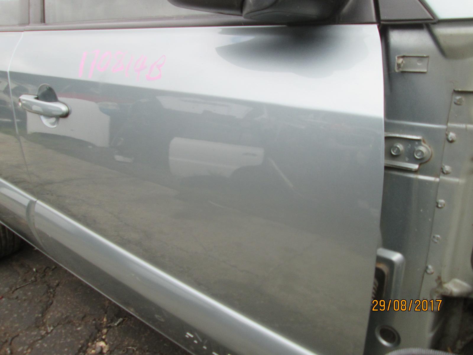 View Auto part Right Front Door Hyundai Tucson 2005