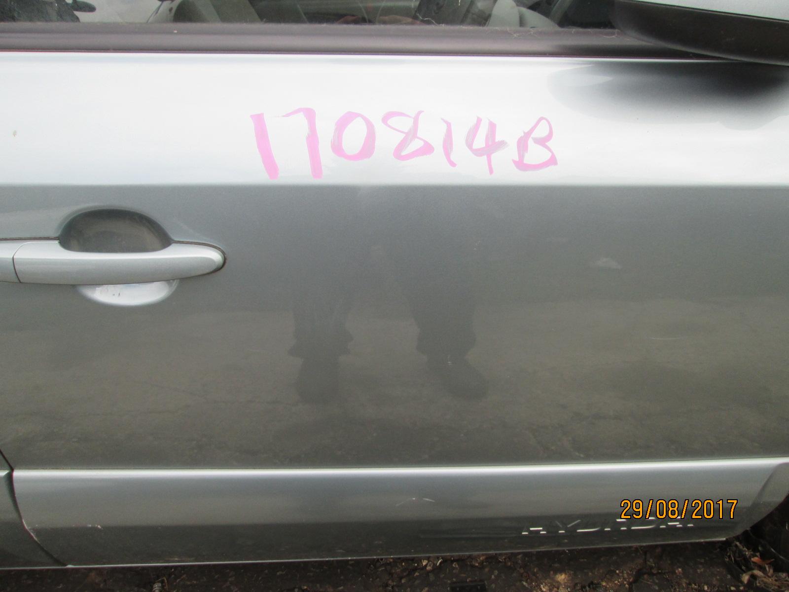 View Auto part Right Front Door Hyundai Tucson 2005