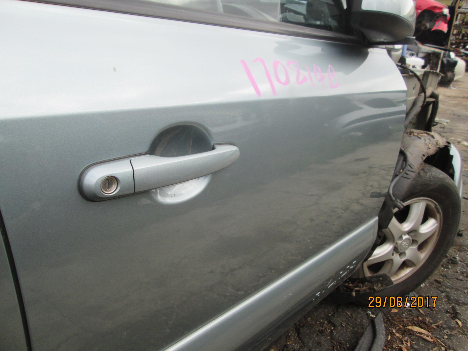 View Auto part Right Front Door Hyundai Tucson 2005