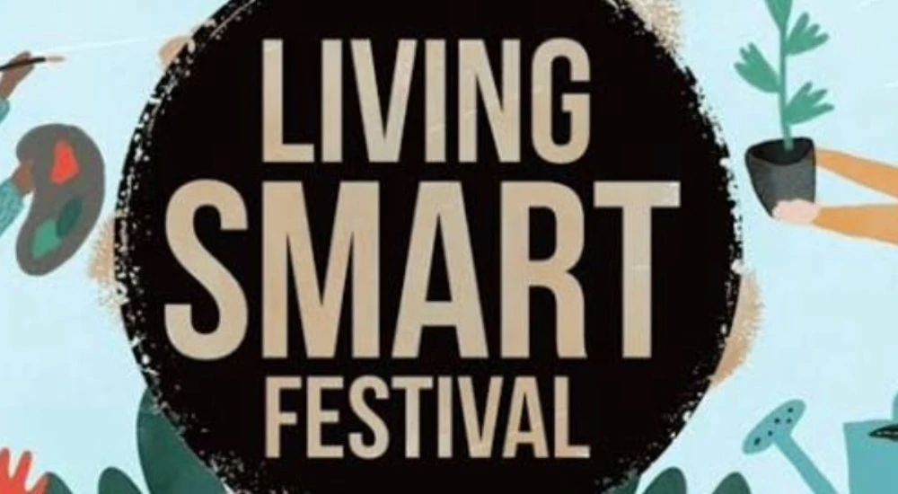 Looking for a creator to attend the Living Smart Festival at Speers Point Park and capture a fun, family day out!