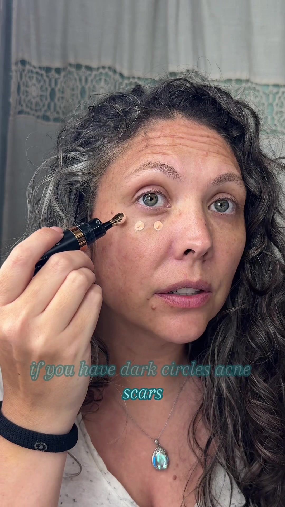 DRMTLGY Eye Corrector