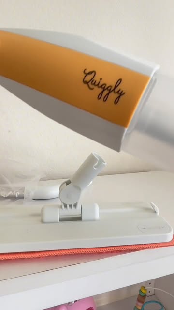 Quiggly toy spray
