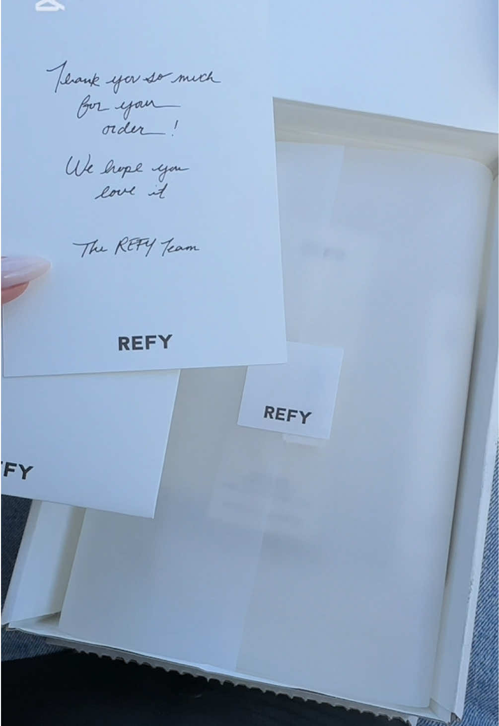 🖌️ Soft Unboxing – REFY (Makeup)