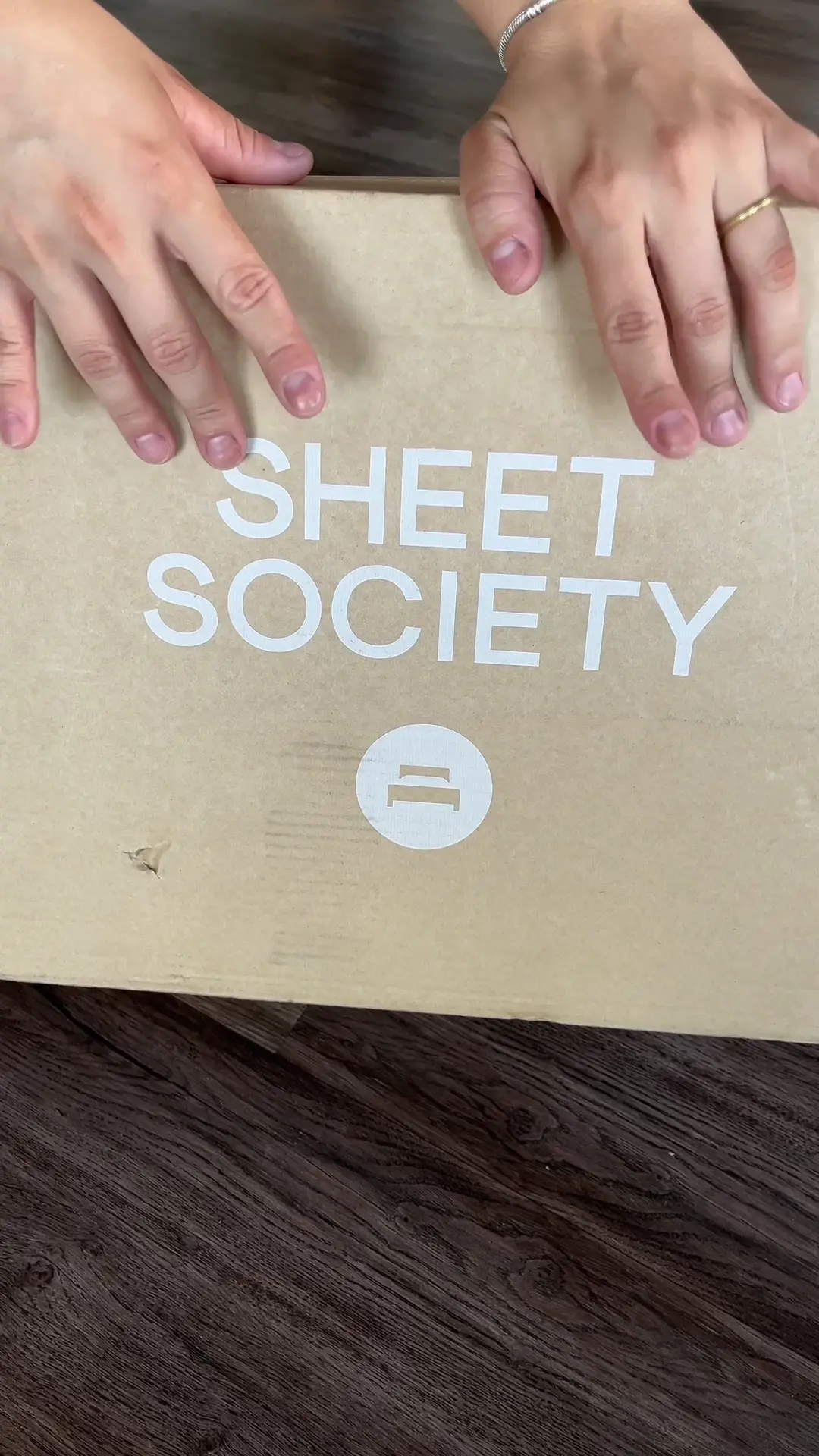 UGC Sample – Bedding Unboxing & ASMR