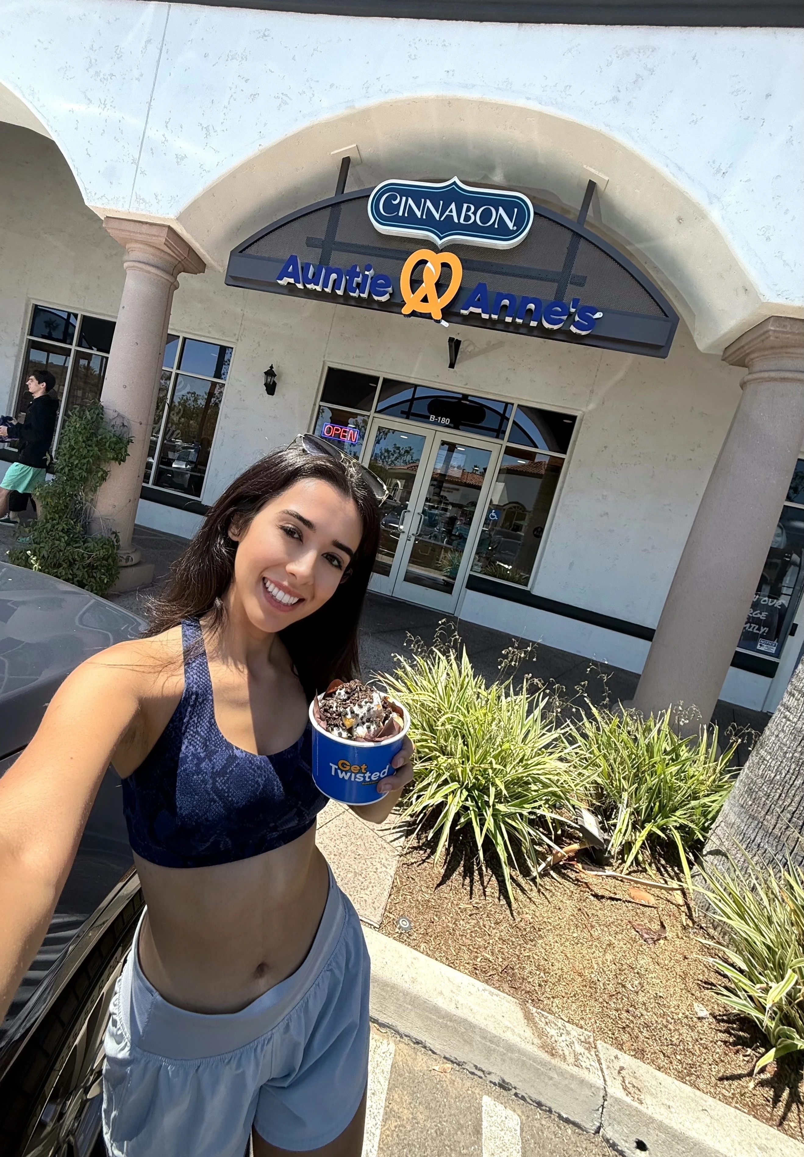 Auntie Anne’s Oreo Nugs