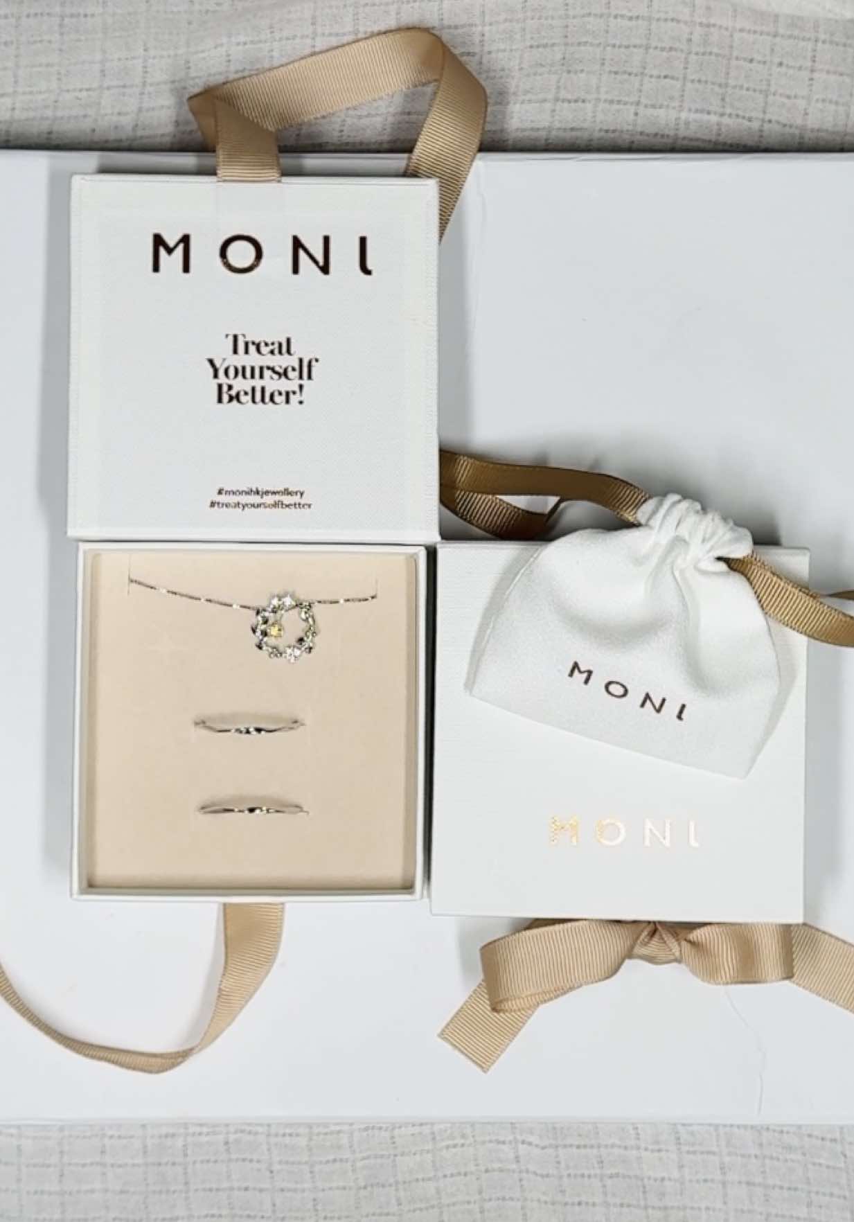 Moni jewellery