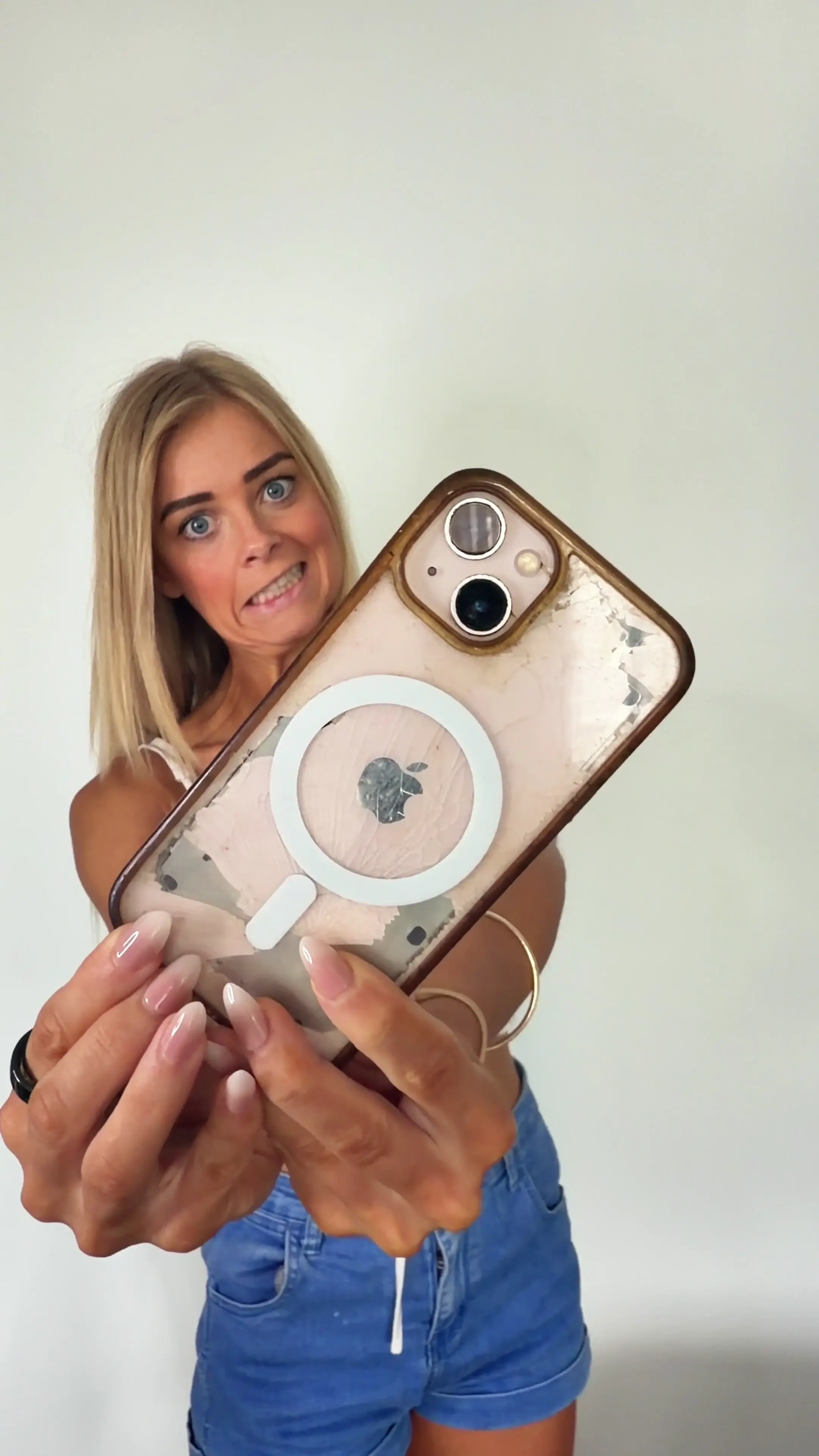 Unboxing Phone Chase tech brand