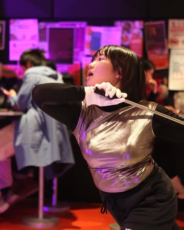 Performance photos from 'transmitting magenta' choreographed & performed by myself