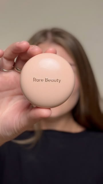 Rare Beauty – Highlighter UGC