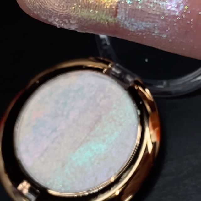 Kaima Cosmetics Highlighter