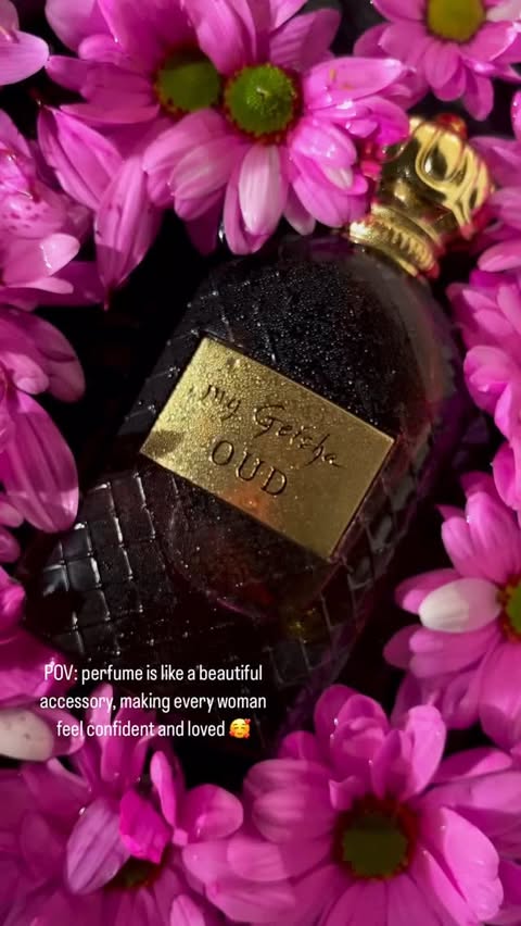 Product demo of the perfume, MyGeisha