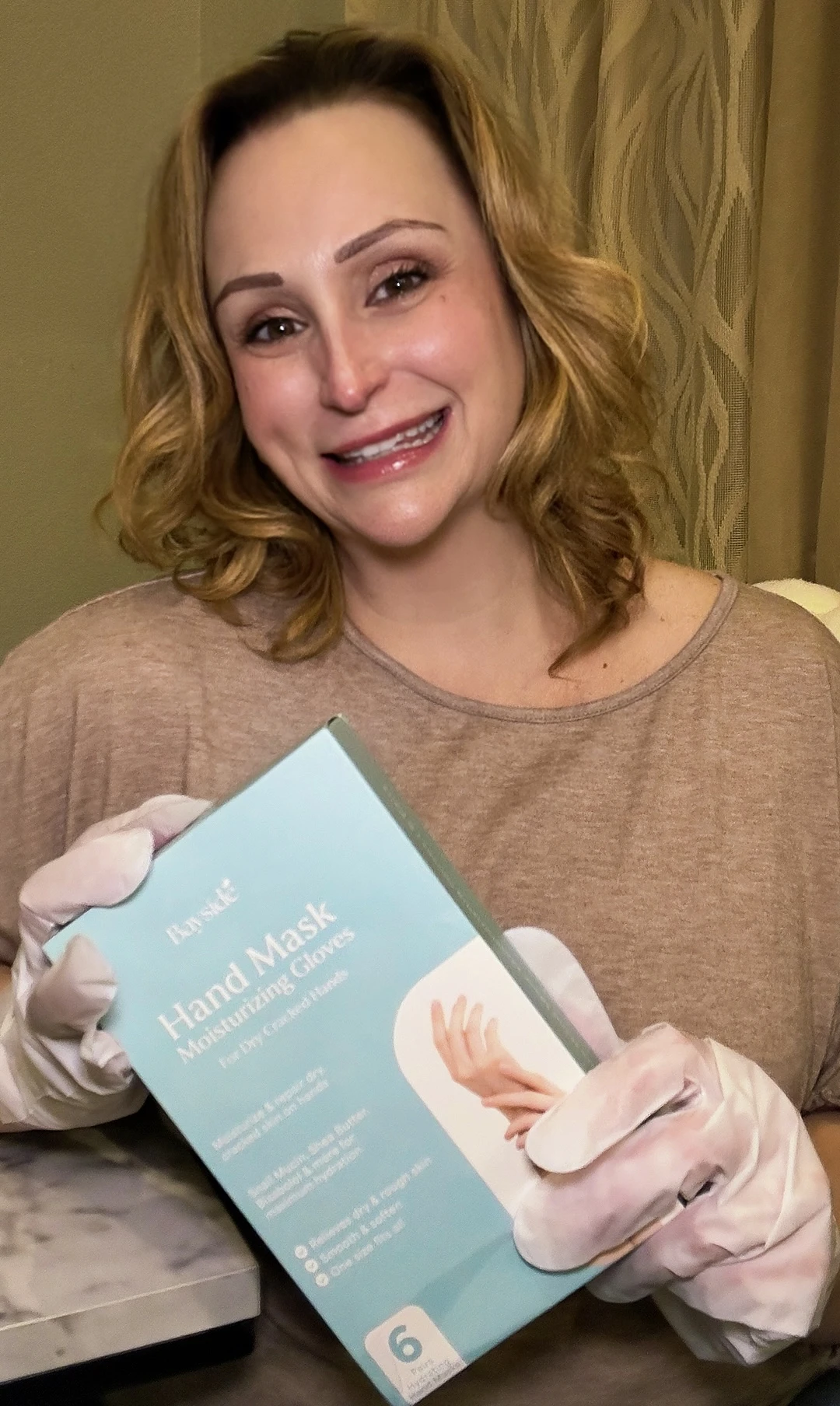 Moisturizing and Hydrating Hand Mask